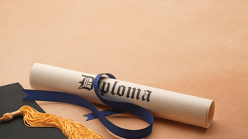 Máster vs. Postgrado: Como Tomar la Mejor Decisión en Tu Carrera